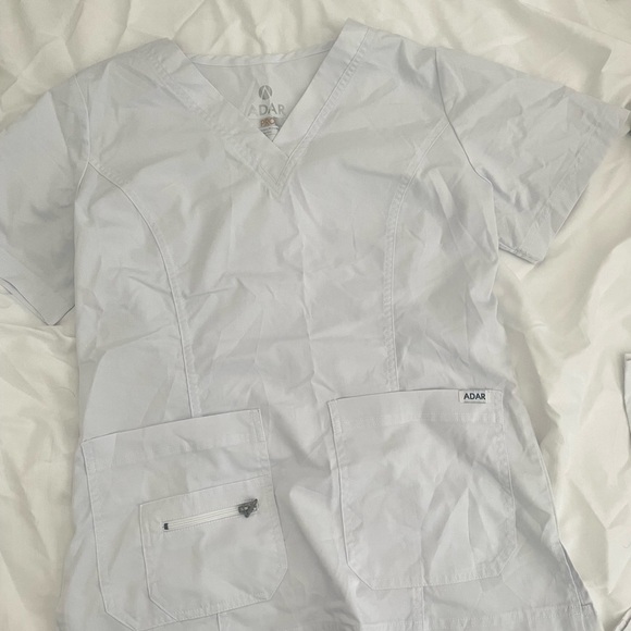 2 Adar White Scrub Tops - Picture 3 of 3